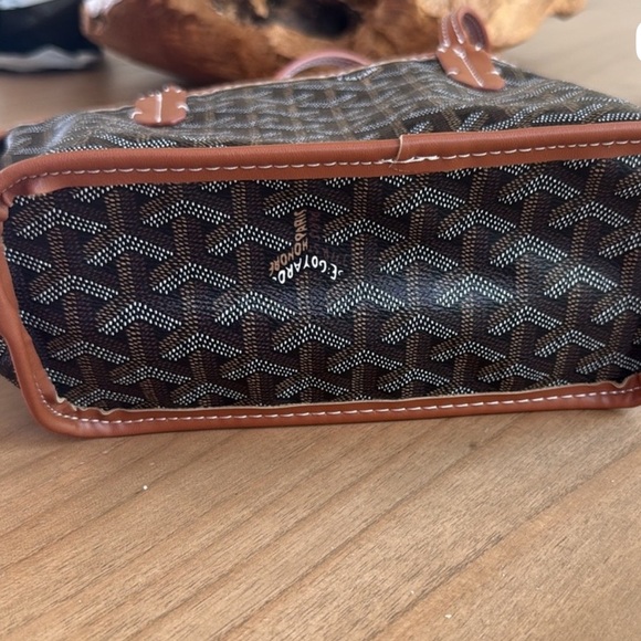 Small tote - Picture 2 of 5